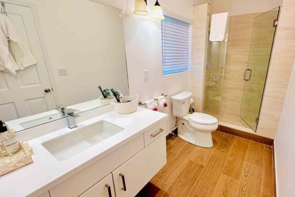Full Bathroom 1 - Blue Water Villa